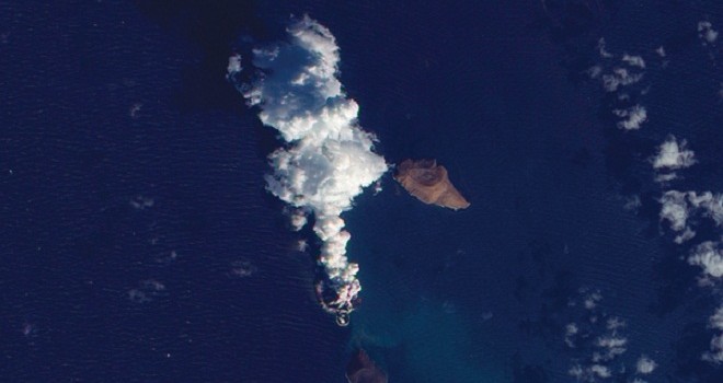 nueva isla volcánica en Mar Rojo