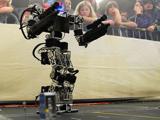 Ingenieros buscan financiar una ciudad en miniatura para luchar con robots