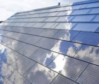 Tesla construye el primer techo solar